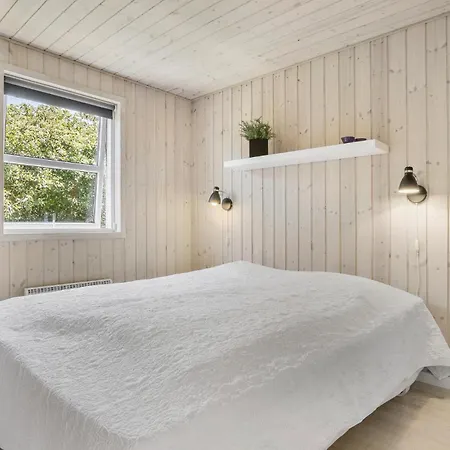 Beautiful In With Kitchen Holiday home