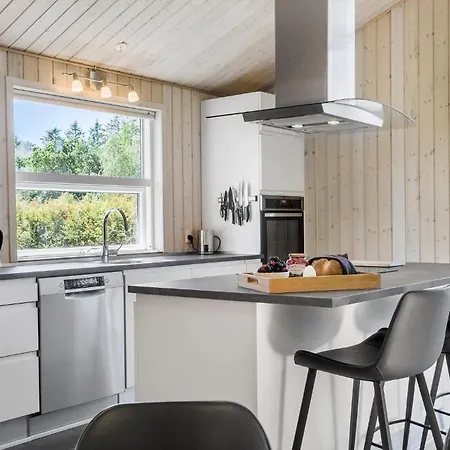 Beautiful In With Kitchen Holiday home *