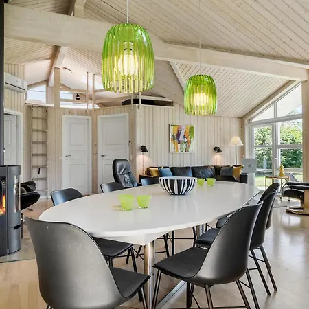 Beautiful In With Kitchen *